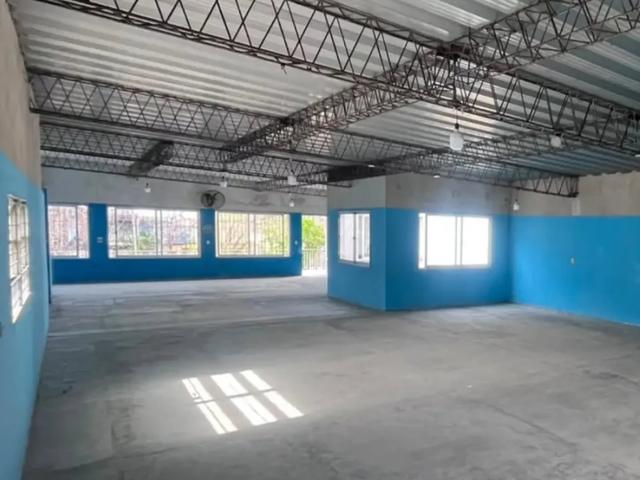 Local en Av. Aristóbulo del Valle 8100